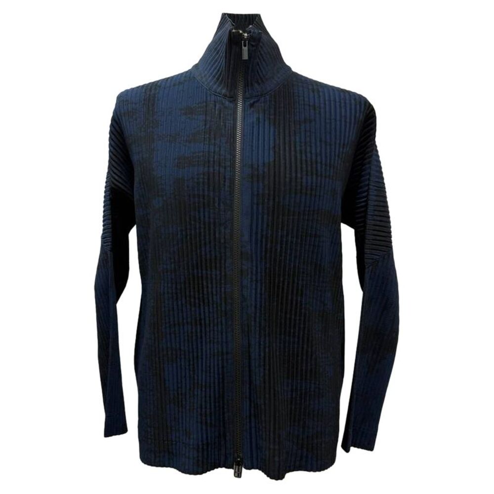 Issey Miyake Men Zipped Jacket in Navy Blue Polyester